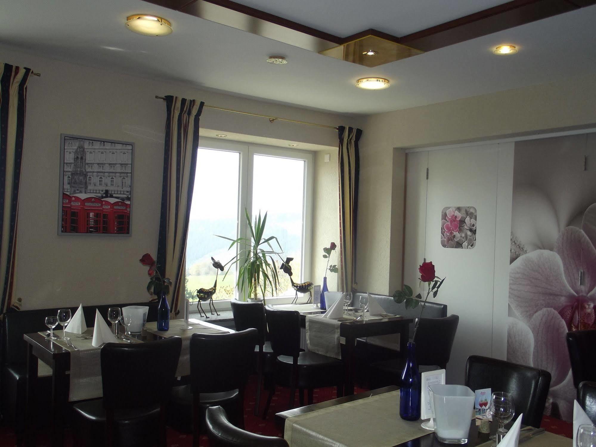 Zum Weissen Lamm Hotel Rothenberg Exterior foto